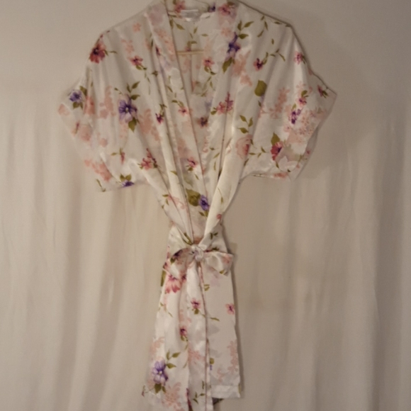 Ladies Silk Robe **2/$15** - Picture 2 of 6
